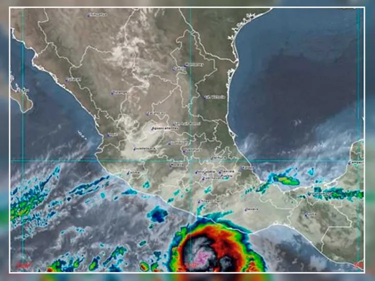 Se intensifica 'Agatha' y ahora es huracán categoría 1