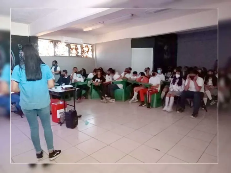 Llevan pláticas preventivas a estudiantes de secundaria