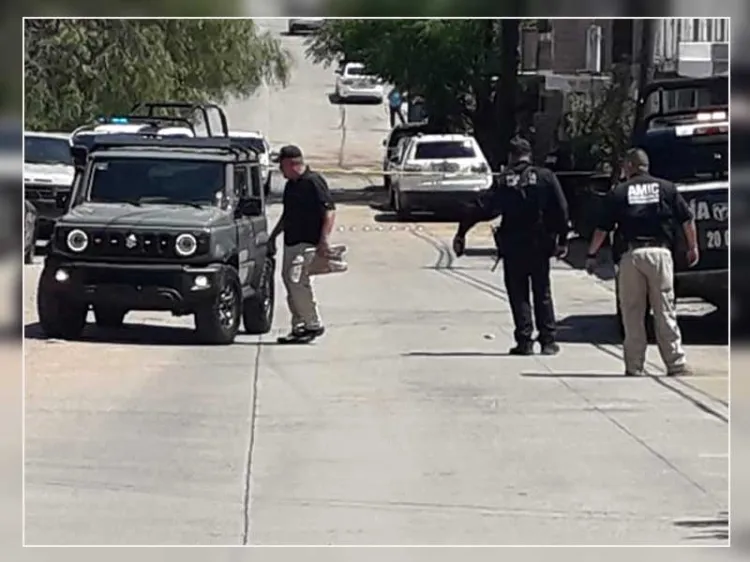 Hieren de bala a mujer frente a escuela; genera pánico en plantel