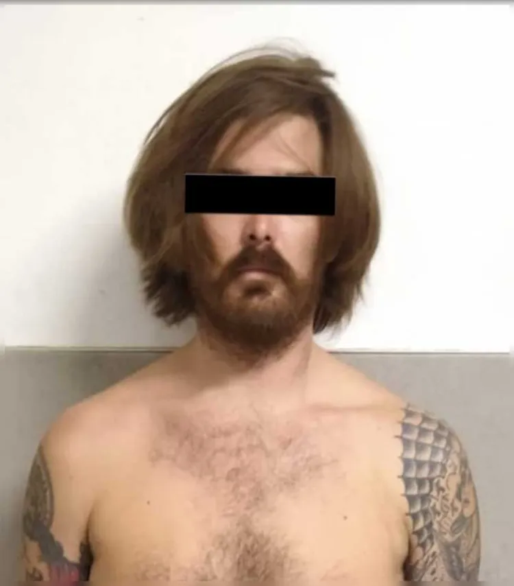 Sorprenden a persona dentro de un negocio; ocasionaba daños