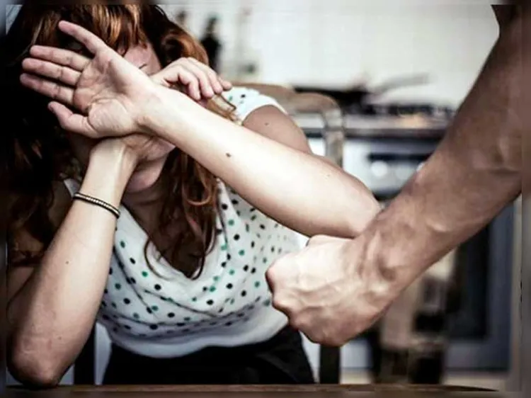 Arrestan a persona que maltrataba a su esposa