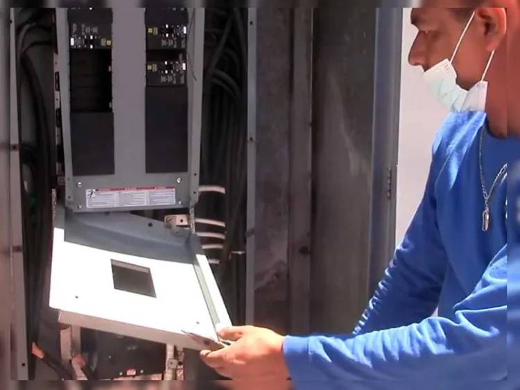 Roban cableado a plantel educativo