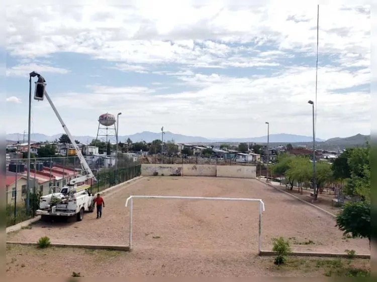 Rehabilitan espacios públicos en colonia las Terrazas.