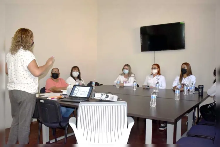 Ofrece el INM cursos a colectivo Mujeres Buscadoras