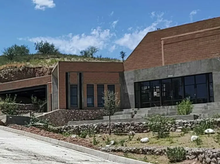 Invierten más de 3.5 mdp. en pavimentación de acceso al FARO