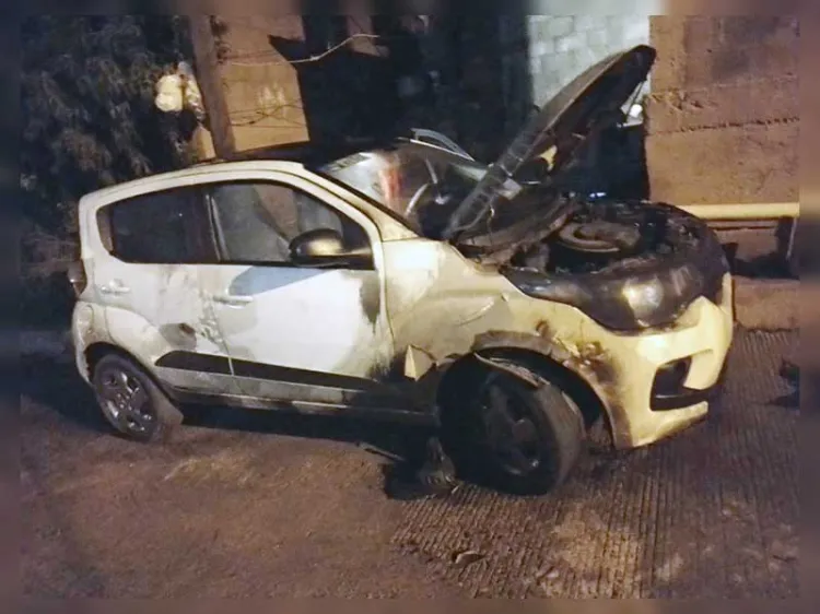 Incendian vehículo de vecino de la CTS-Croc