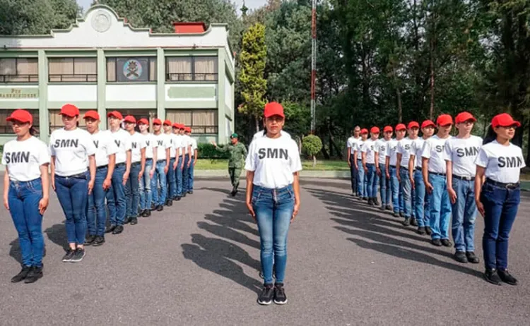 Quieren que servicio militar sea obligatorio para mujeres