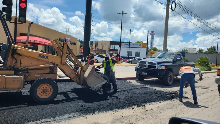 Trabajan asfalto en sector Lomas II