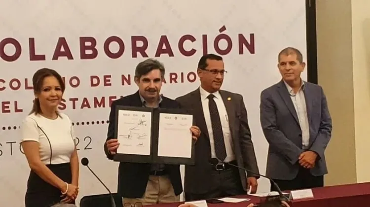 Firma Colegio de Notarios del Estado de Sonora convenio para Septiembre Mes del Testamento