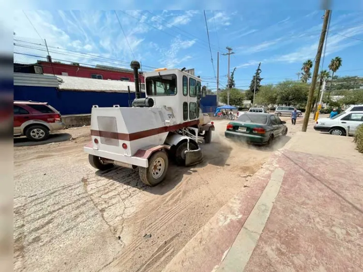 Aligeran trabajos de limpieza de calles