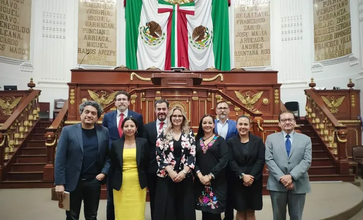 Participa Azalia Guevara en foro