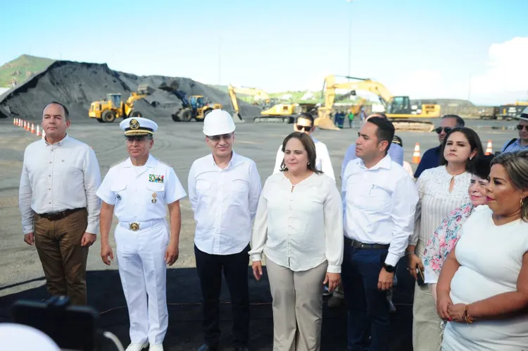 Dan banderazo a obras de modernización del puerto de Guaymas