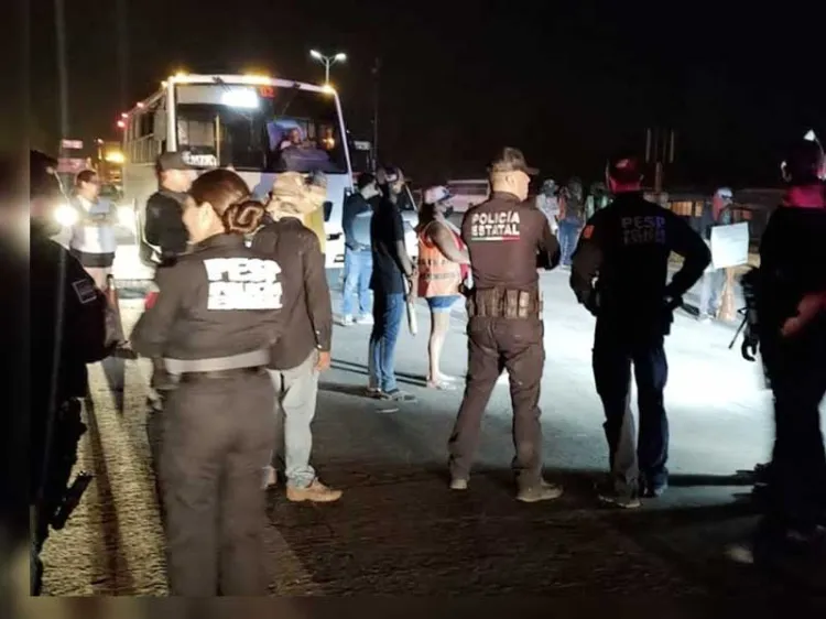 Detienen a 6 personas por bloqueo de la Cuatro Carriles