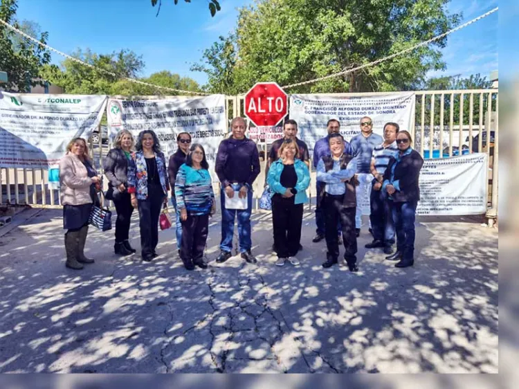 Inconformes maestros del Conalep del plantel Nogales