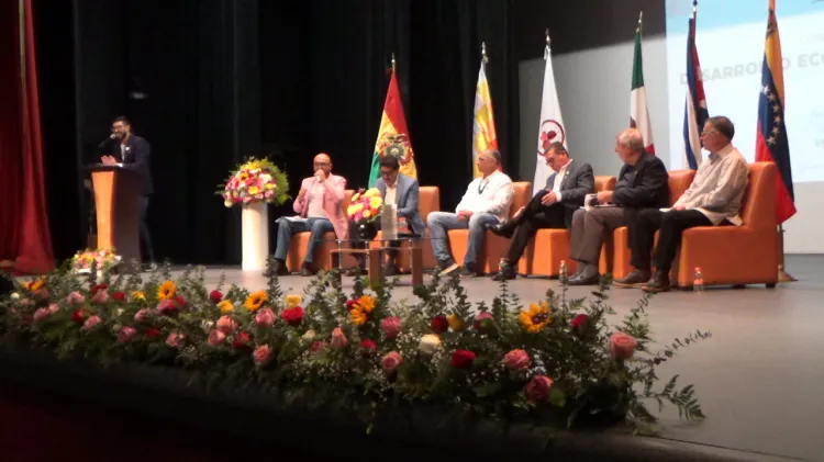 Imparten conferencia sobre Desarrollo Económico y Cultura en Festival Unidos por el Arte