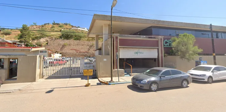 Atracan oficinas de la CFE