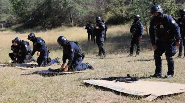 Imparten capacitación de tiro a policías