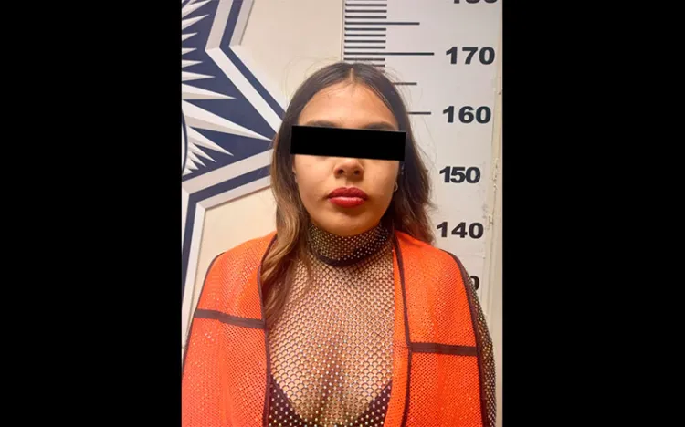 Choca mujer ebria contra vehículos en la Empalme-Nogales