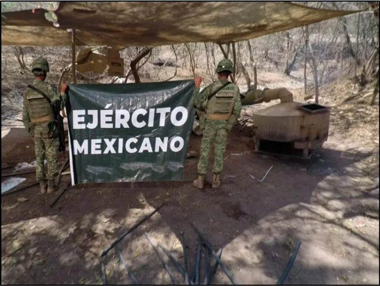 Aseguran mil 631 kilos de cristal en SLRC