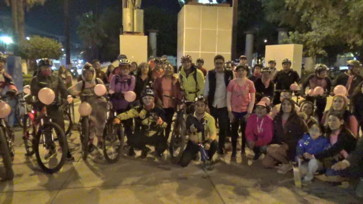 Fortalecen lucha contra el cáncer con Rodada Rosa