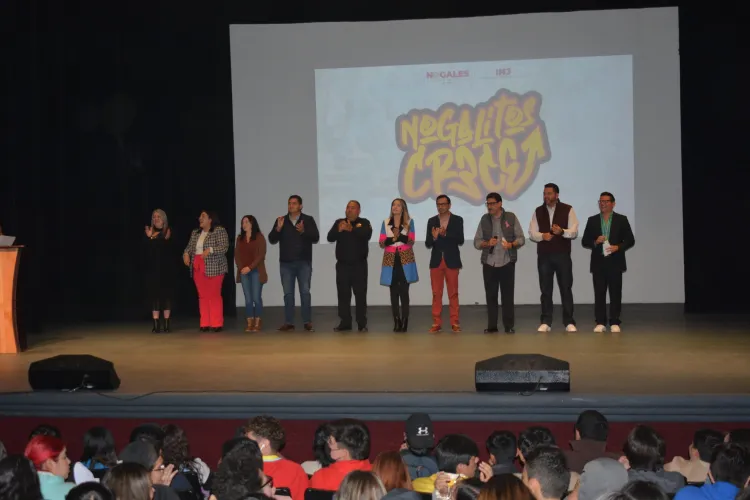 Imparten conferencia sobre uso seguro del internet