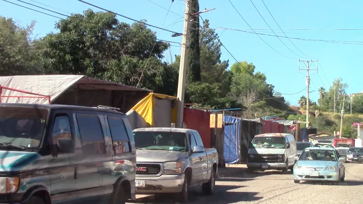 Supervisan a comerciantes de Feria del Hueso