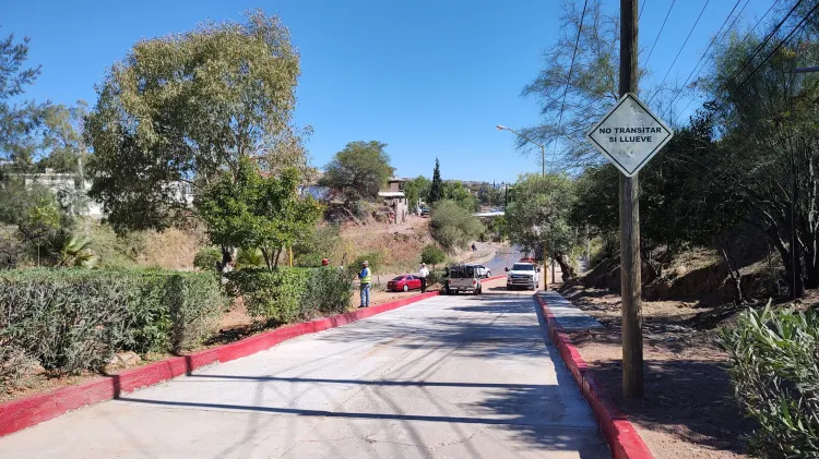 Finaliza reparación de socavón en descenso a la 5 de Febrero