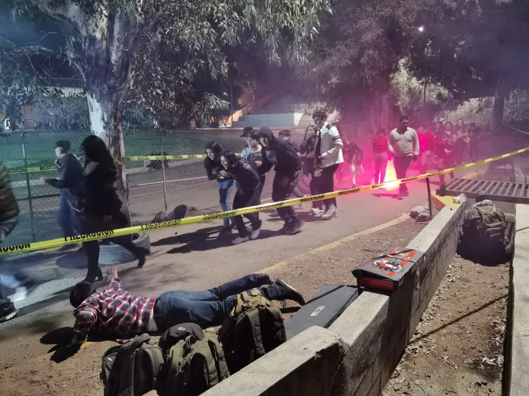 Aterrorizan “zombies” a ciudadanos