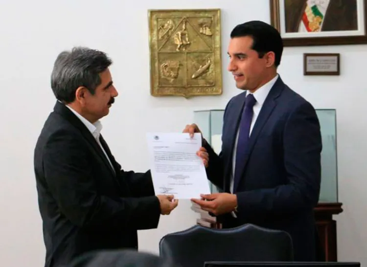 Gobernador Durazo realiza primeros cambios en su gabinete