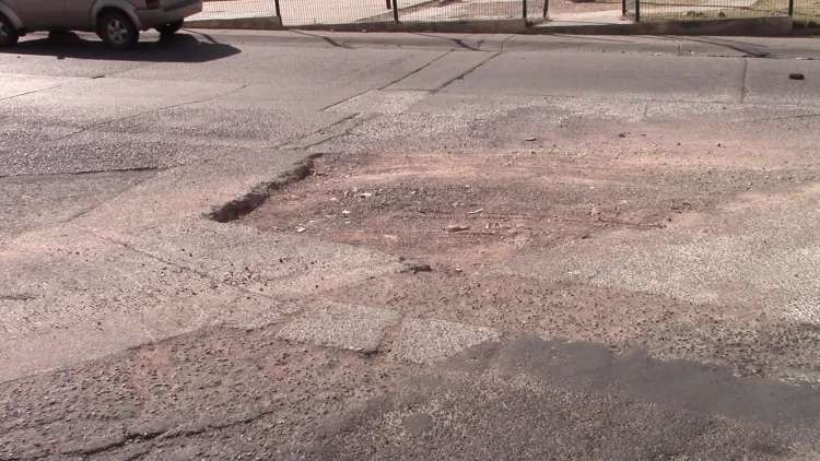 Reparan fuga de agua, pero no arreglan calle