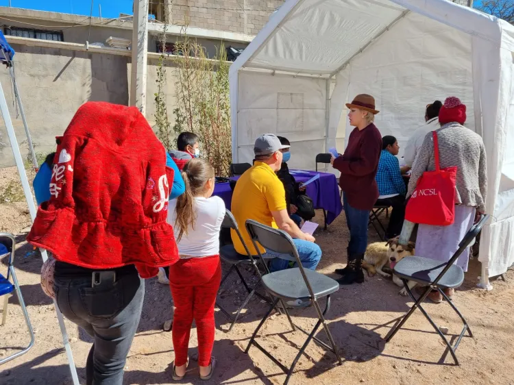 Acercan servicios de salud residentes del Represo