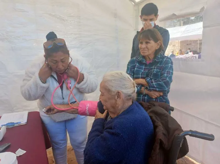Llevan jornada de salud al Represo