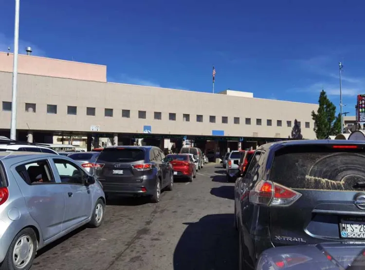 Disminuyen cruces por garitas a un año de abiertas