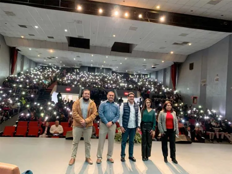 Imparten conferencias en semana de la Ciencia y Tecnología
