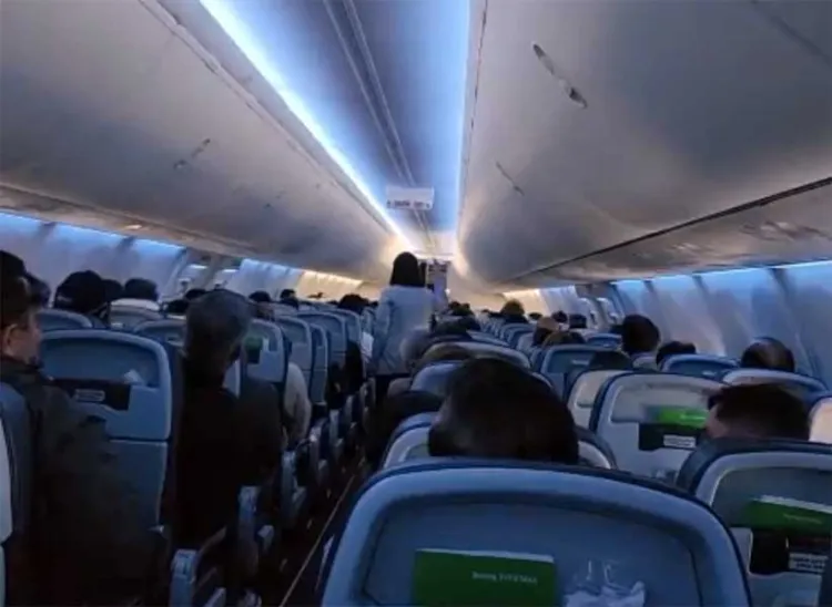 Reclama pasajera a AMLO durante vuelo