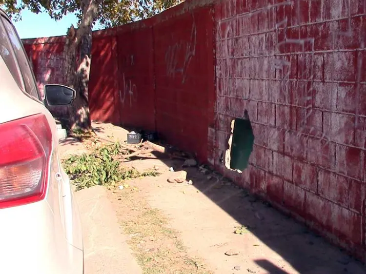 Sufre daños barda de jardín de niños de Las Bellotas