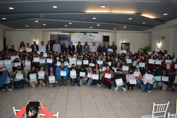 Entrega Index Nogales 56 mil 950 dólares en becas educativas