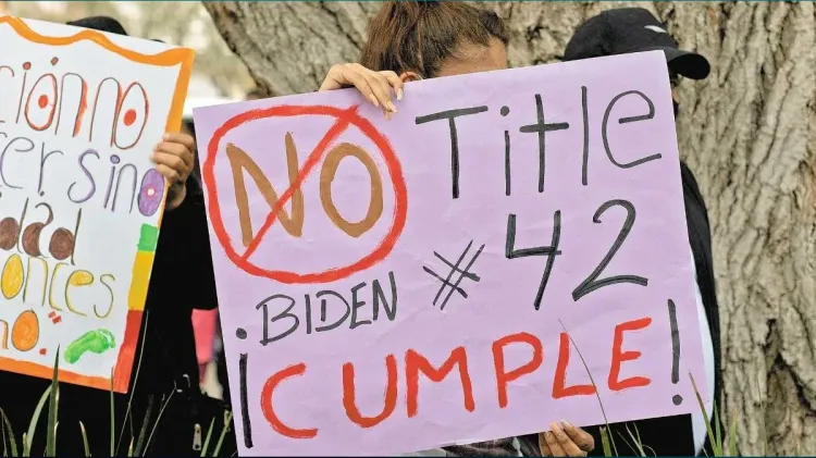 Bloquea juez federal “Título 42”