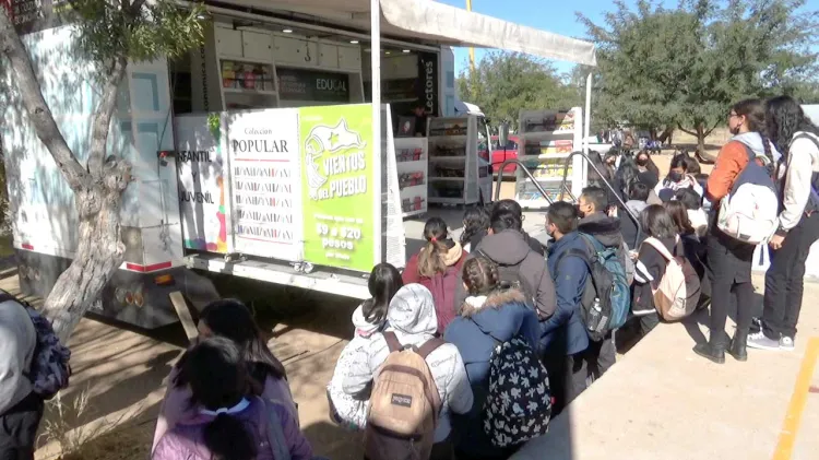 Visita Librobús escuelas de Nogales