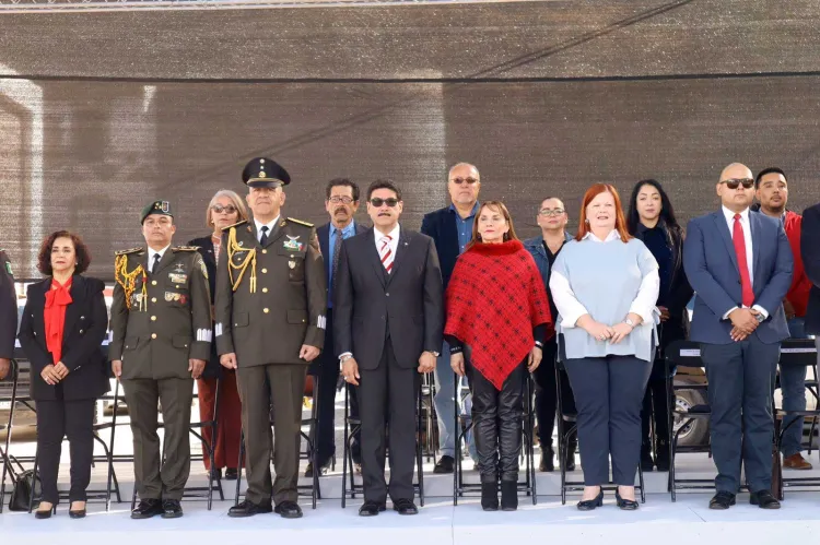 Disfrutan nogalenses del desfile de la Revolución Mexicana