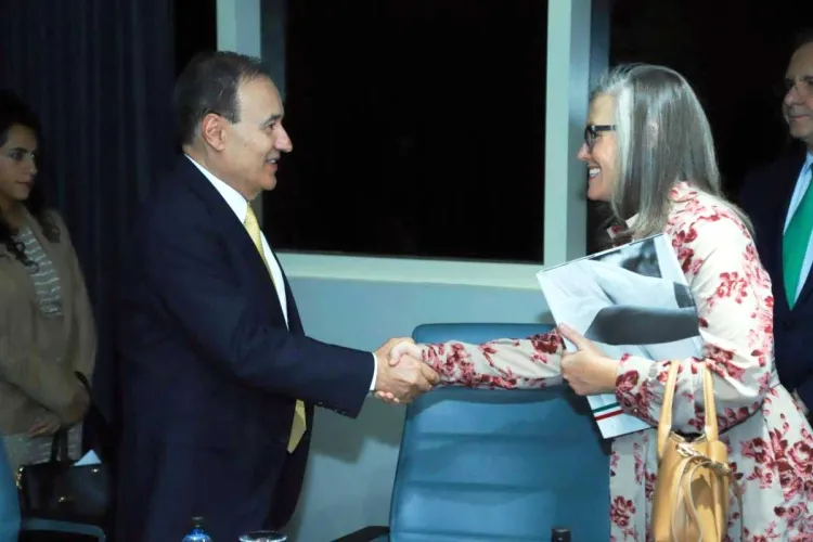 Estrecha ADM lazos con Arizona