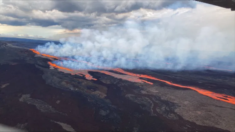 Volcán Mauna Loa entra en erupción