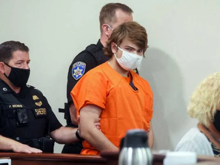 Adolescente se declara culpable de matanza racista en supermercado de EU