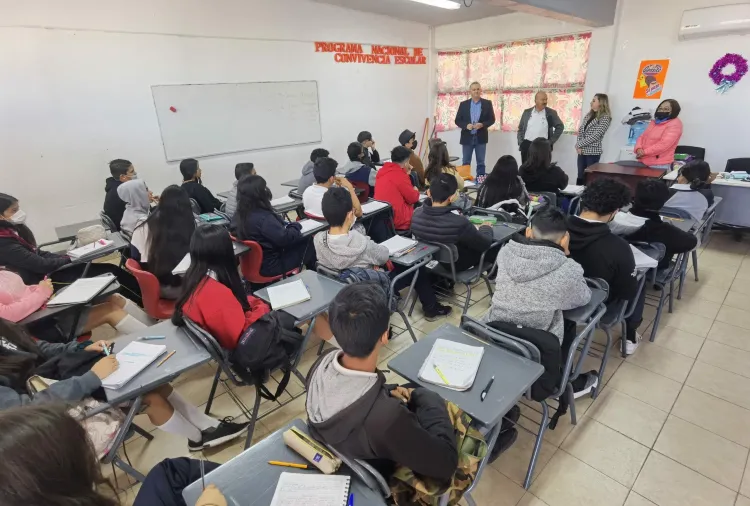 Apoyan con pupitres a la Técnica 73