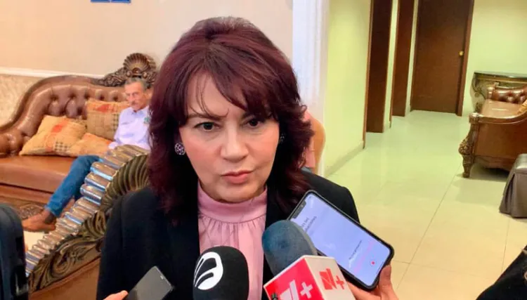 Expolicía utilizó AK-47 para asesinar a su esposa y suicidarse