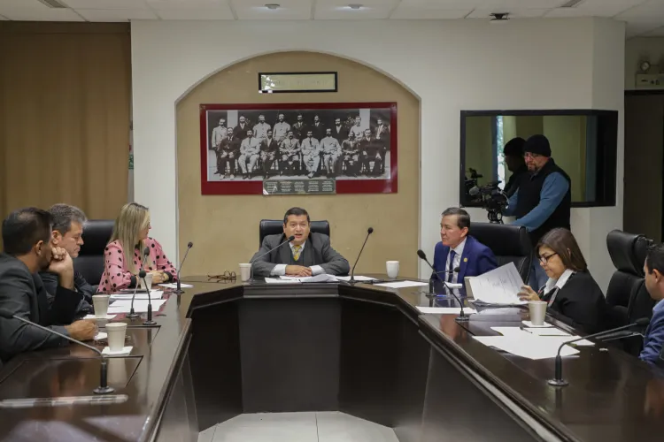 Deciden reforma constitucional que permite la concurrencia de elecciones