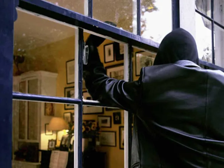 Entra desconocido a vivienda y se lleva varios artículos