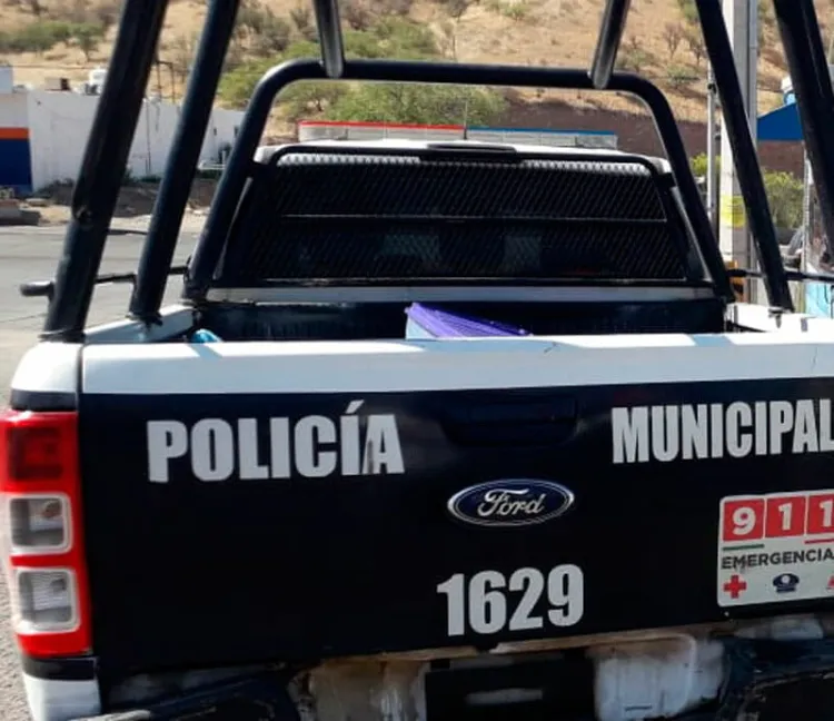 Agreden y amenazan a mujer