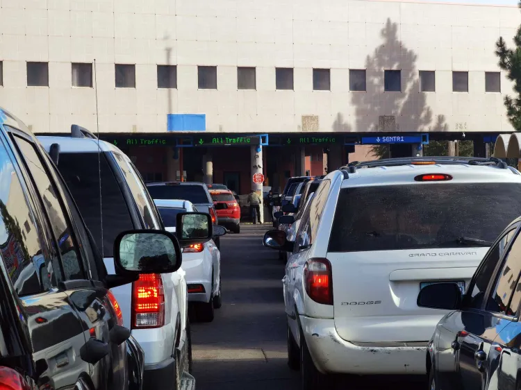 Aumentan tiempos de espera para cruzar a EU