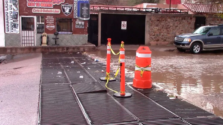 Causa daños desagües en mal estado de colonia